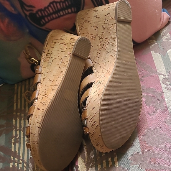 Guess Tan Wedge Sandals with Ankle Strap - Picture 4 of 4
